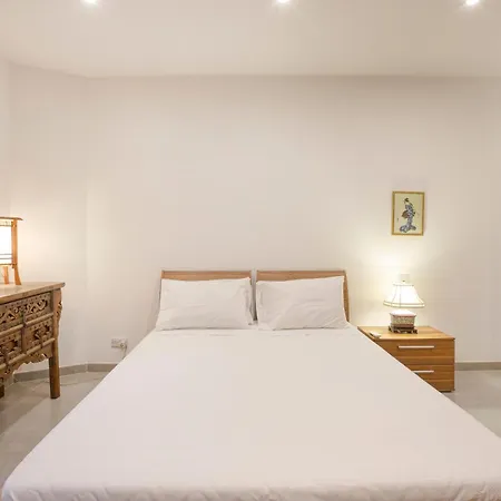 Appartement Lovely With Amazing Balcony & Communal Pool By 360 Estates