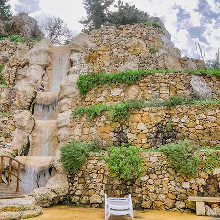 Appartamento Lovely With Amazing Balcony & Communal Pool By 360 Estates Ghajn Melel