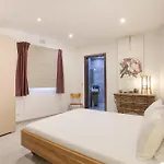 Daire Lovely With Amazing Balcony & Communal Pool By 360 Estates