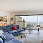 Daire Lovely With Amazing Balcony & Communal Pool By 360 Estates *