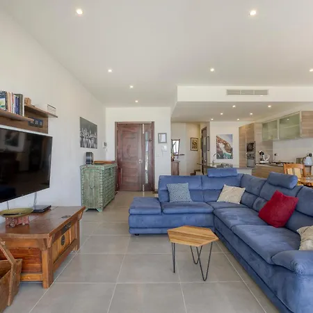 Lovely With Amazing Balcony & Communal Pool By 360 Estates