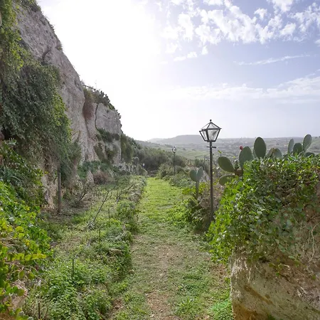 아파트 Lovely With Amazing Balcony & Communal Pool By 360 Estates *