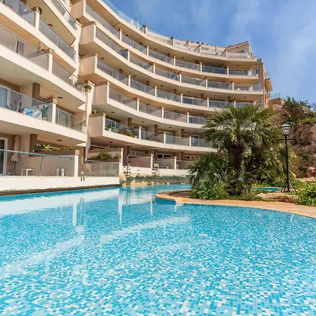 Apartment Lovely With Amazing Balcony & Communal Pool By 360 Estates