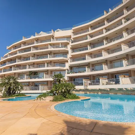 Appartement Lovely With Amazing Balcony & Communal Pool By 360 Estates