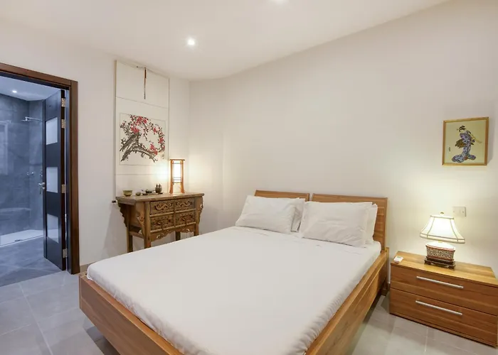 Lovely With Amazing Balcony & Communal Pool By 360 Estates