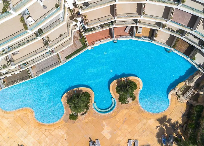 Lovely With Amazing Balcony & Communal Pool By 360 Estates Διαμέρισμα