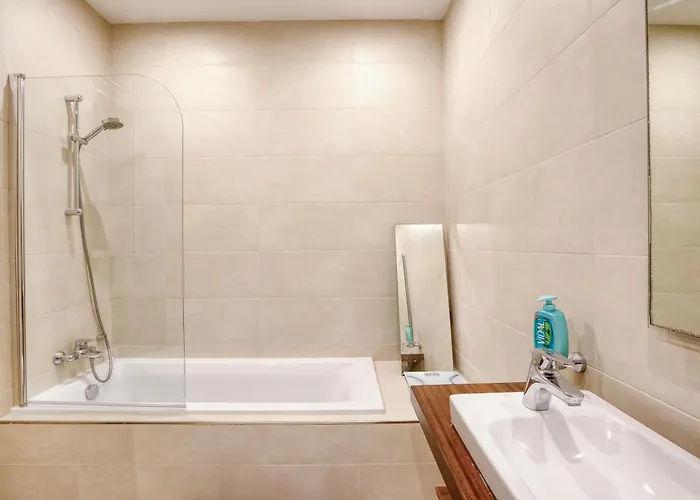 Lovely With Amazing Balcony & Communal Pool By 360 Estates