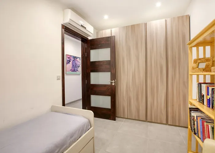 Lovely With Amazing Balcony & Communal Pool By 360 Estates *