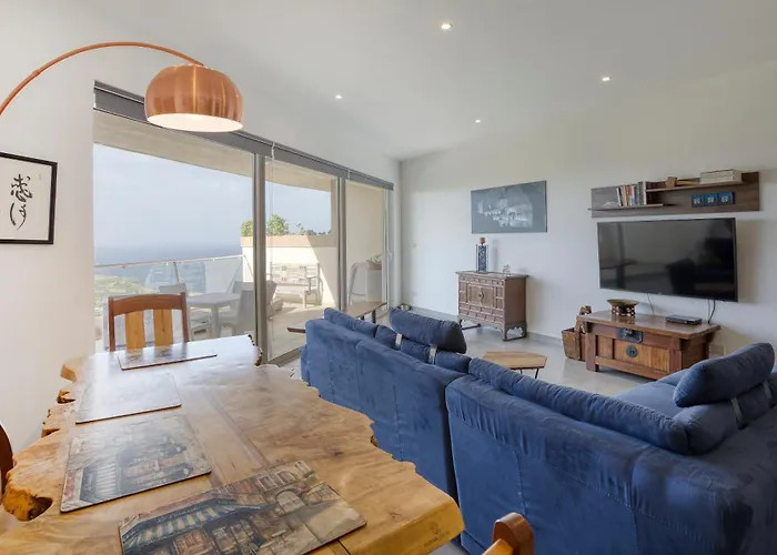 Lovely With Amazing Balcony & Communal Pool By 360 Estates *