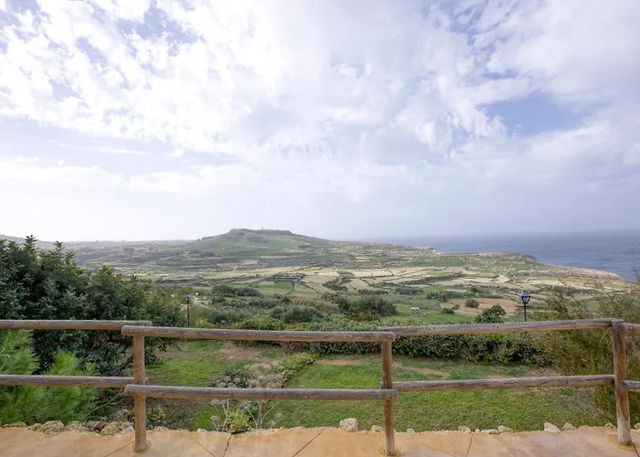 Lovely With Amazing Balcony & Communal Pool By 360 Estates * Ghajn Melel